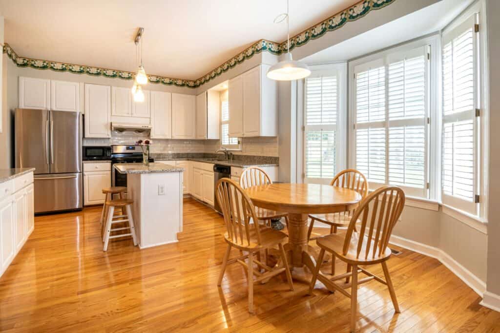 Spacious dining and kitchen room